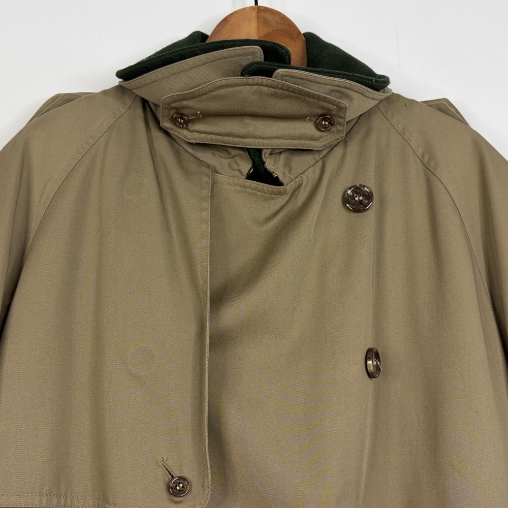 Classic Khaki Trench Coat with Dark Green Collar - Picture 4 of 16